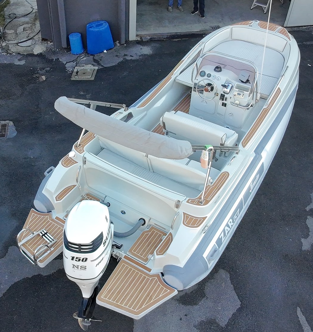 Zar 57 Grey + Suzuki 150hp (tutto 2015) > O T T I M O <br><a href=dettaglio.aspx?Id=23 >VAI ALLA SCHEDA</a>
